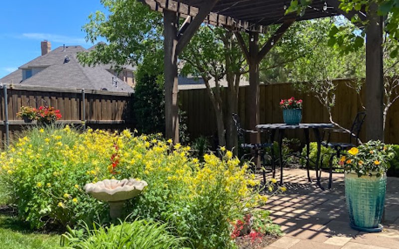 Custom Gardens