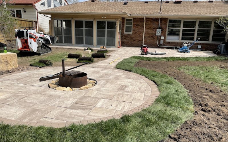 Viens Lawn & Landscaping Service