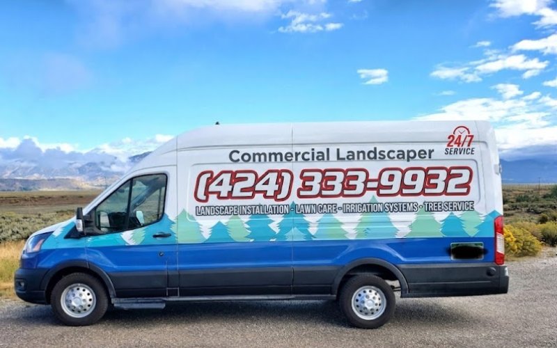 Commercial Landscaper