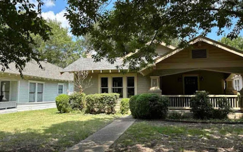 LawnStarter - Dallas Landscaping