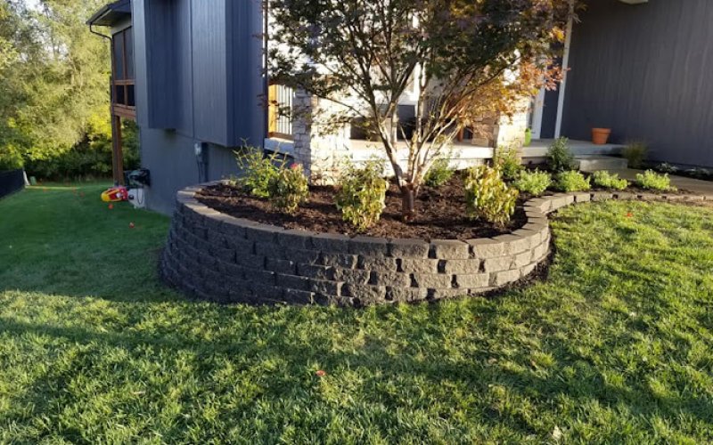 Custom Lawn & Landscape