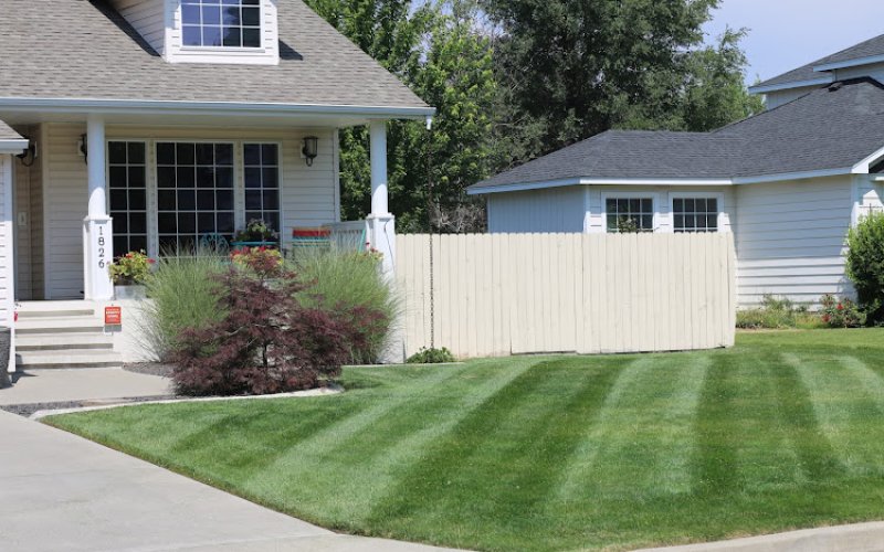 Yakima's Finest Lawns